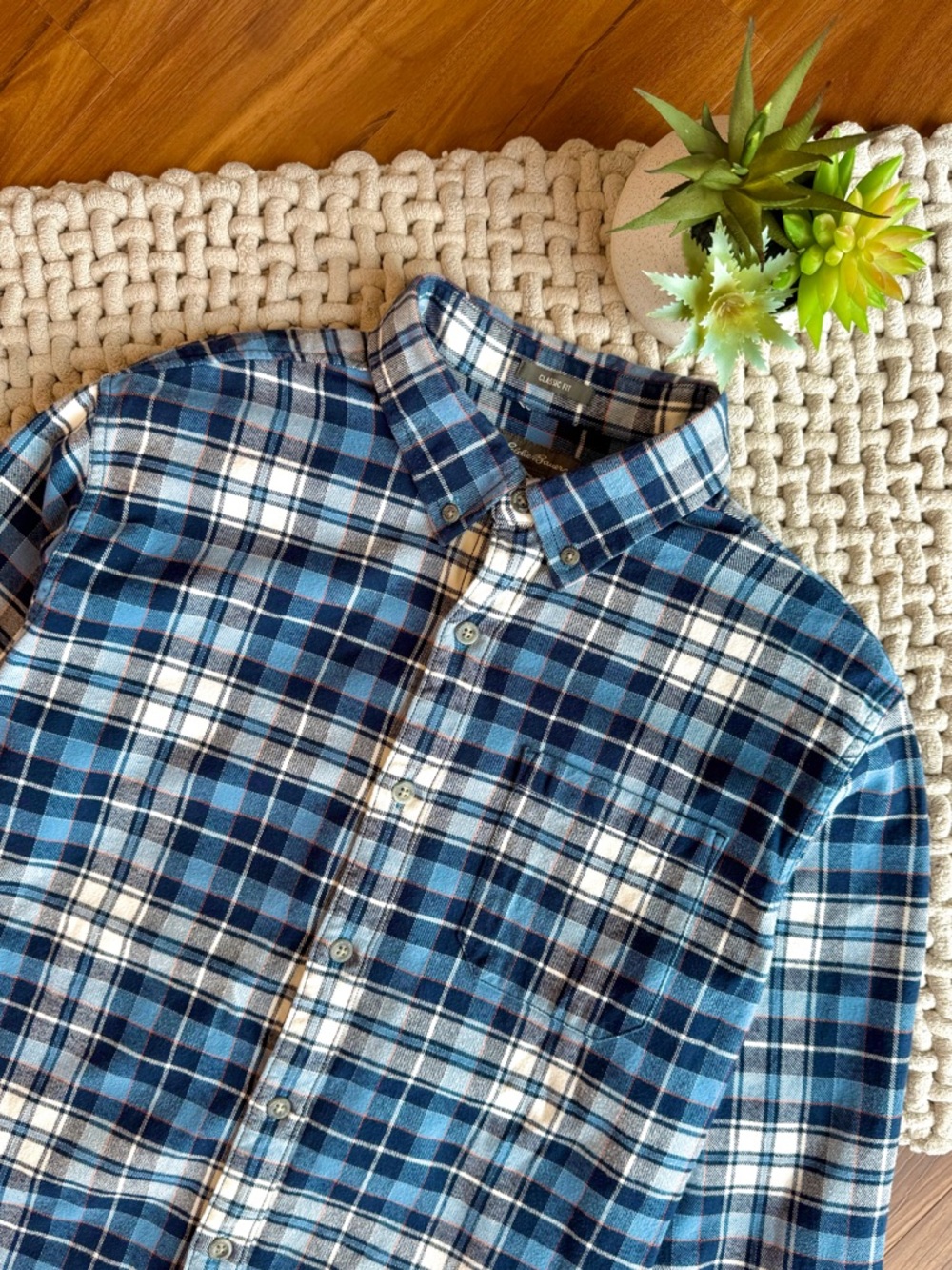 Eddie Bauer | Men’s Classic Fit Favorite Flannel in Blue Plaid | Medium